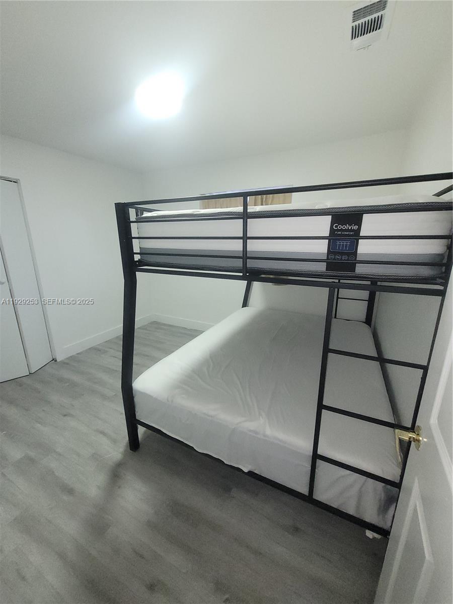   /  1560 sq. ft. $ 2025-12-29 0 foto