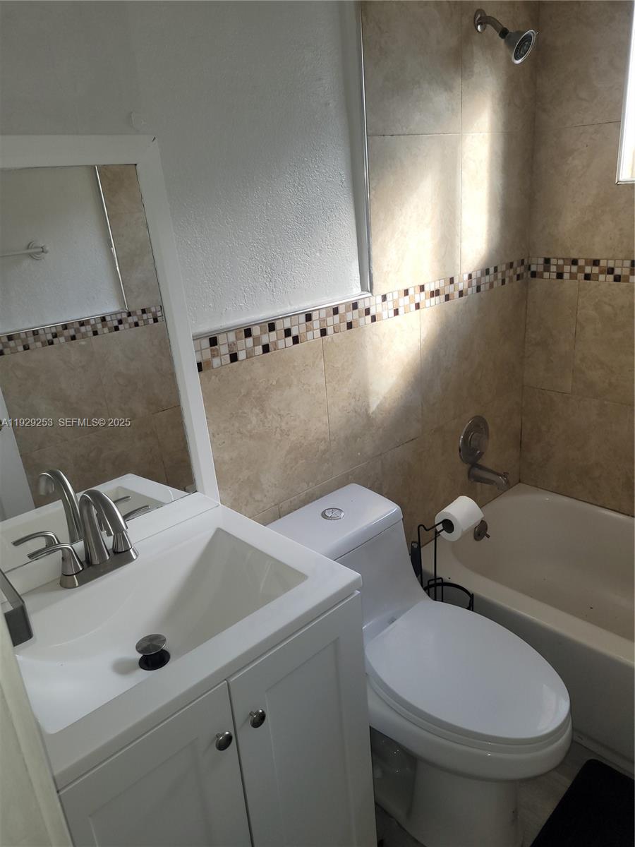   /  1560 sq. ft. $ 2025-12-29 0 foto