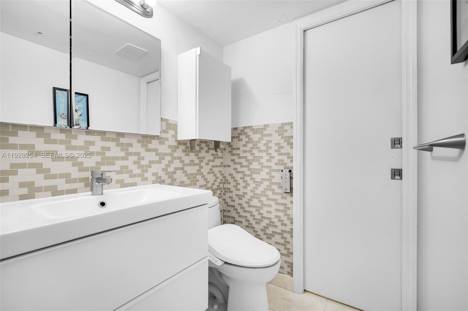 Photo of 2030 Ocean Dr  #1817, Hallandale Beach, Florida, 33009 - 