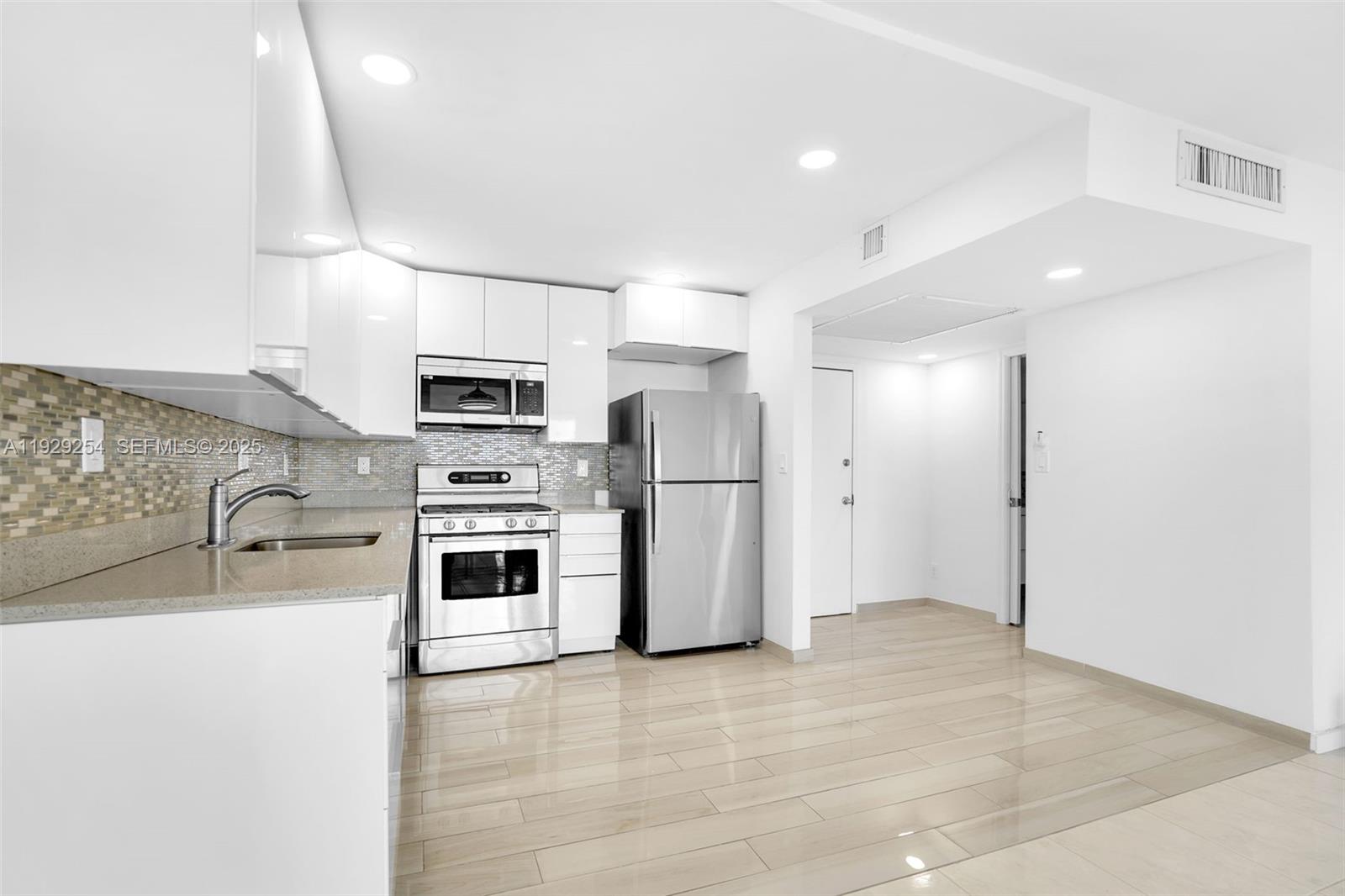 Photo of 2030 Ocean Dr  #1817, Hallandale Beach, Florida, 33009 - 