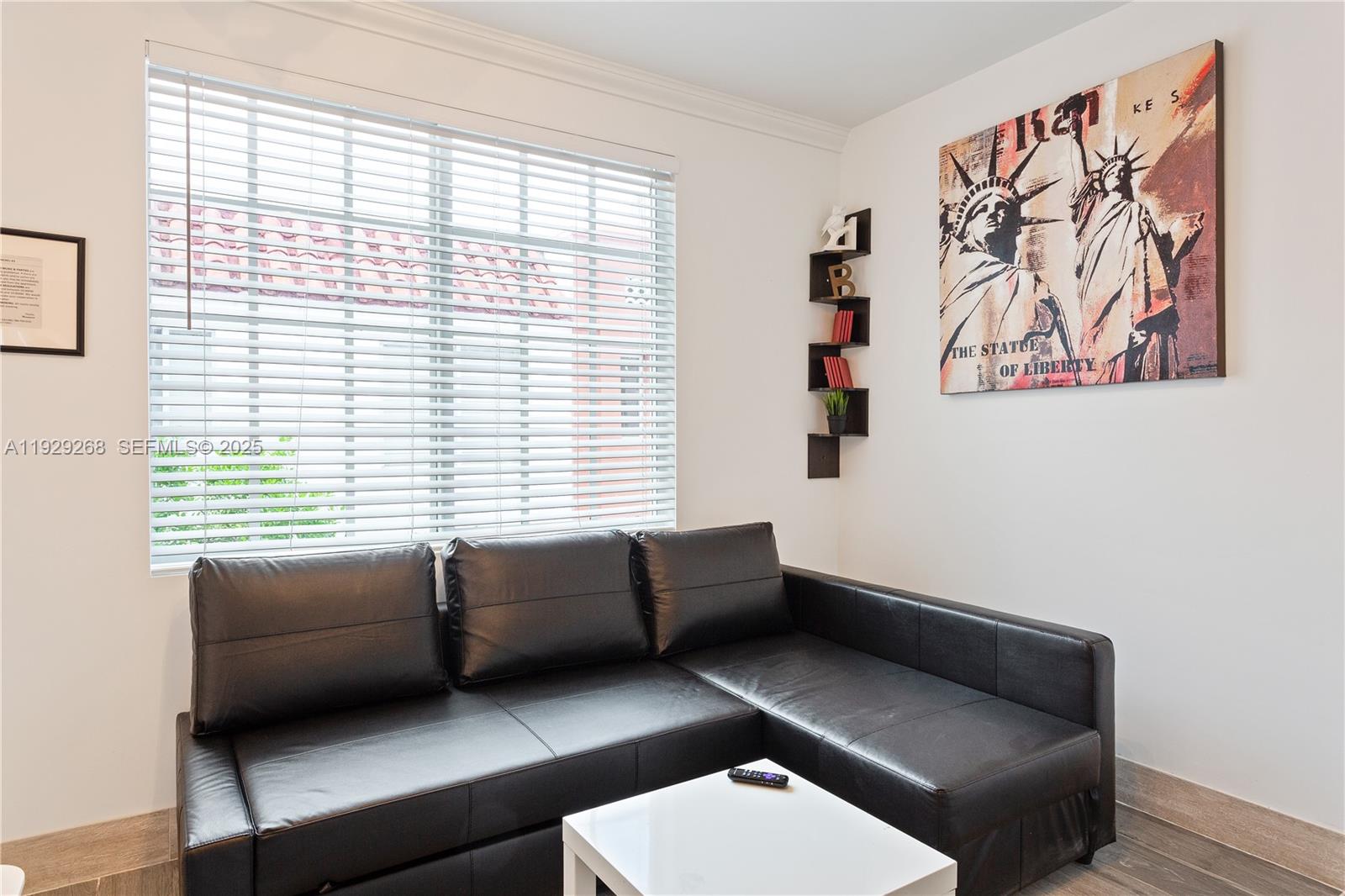   /  816 sq. ft. $ 2025-12-11 0 Photo