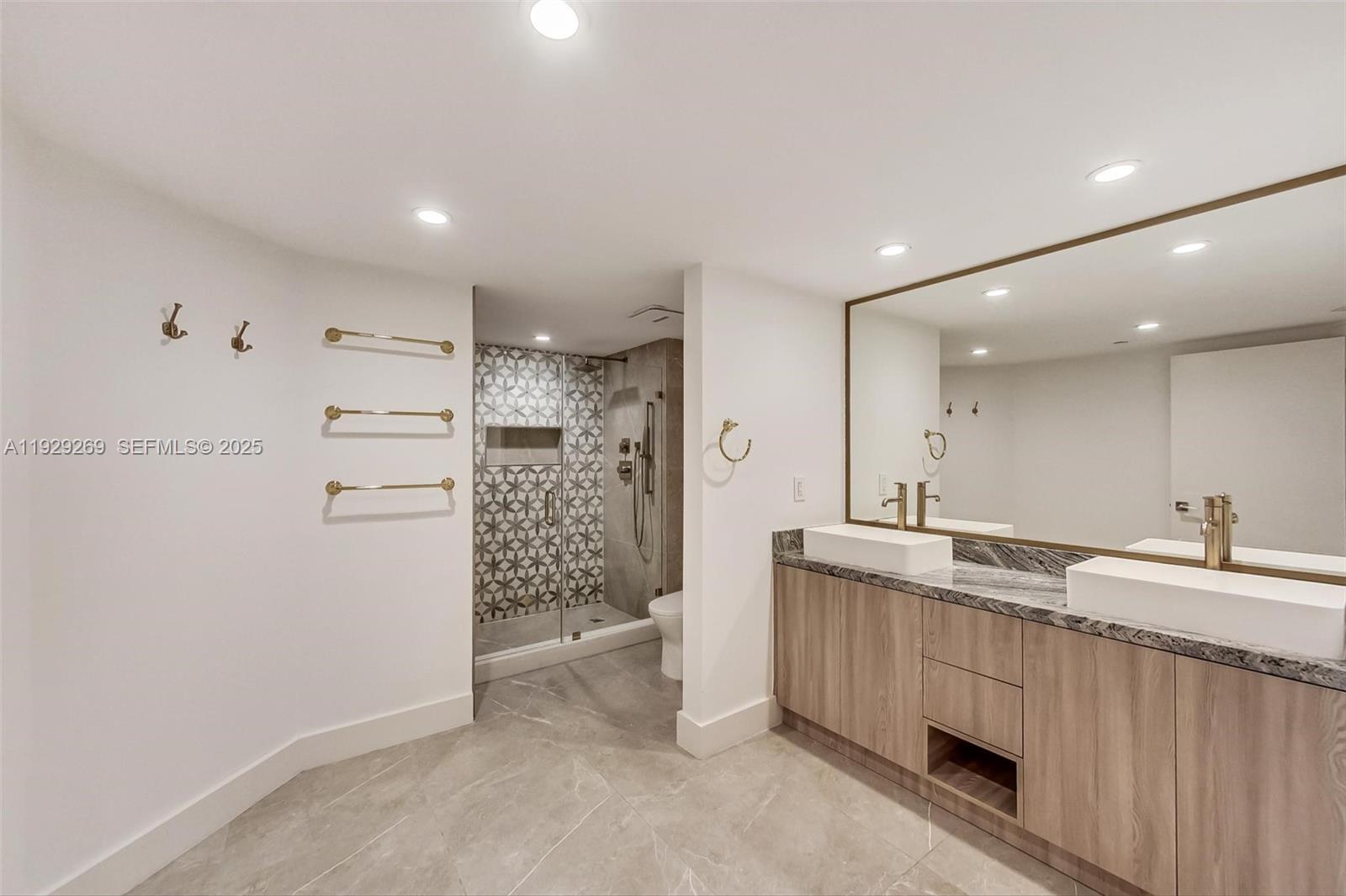 506 3 / 3 1520 кв.футов $ 2025-12-11 0 Фото