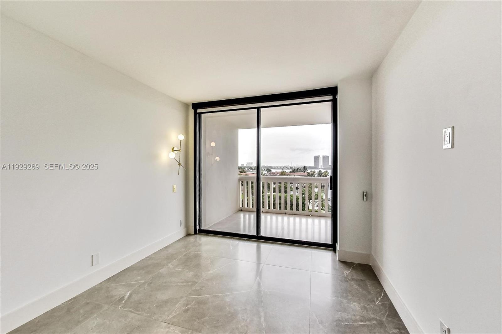 506 3 / 3 1520 кв.футов $ 2025-12-11 0 Фото