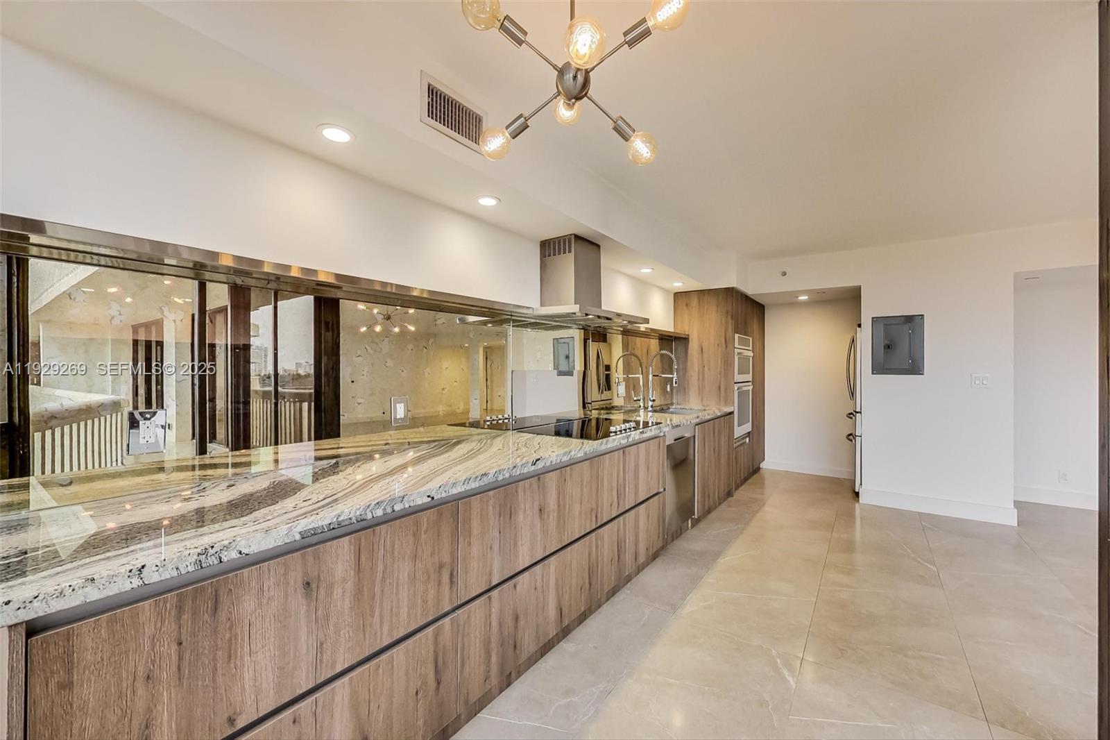 506 3 / 3 1520 кв.футов $ 2025-12-11 0 Фото