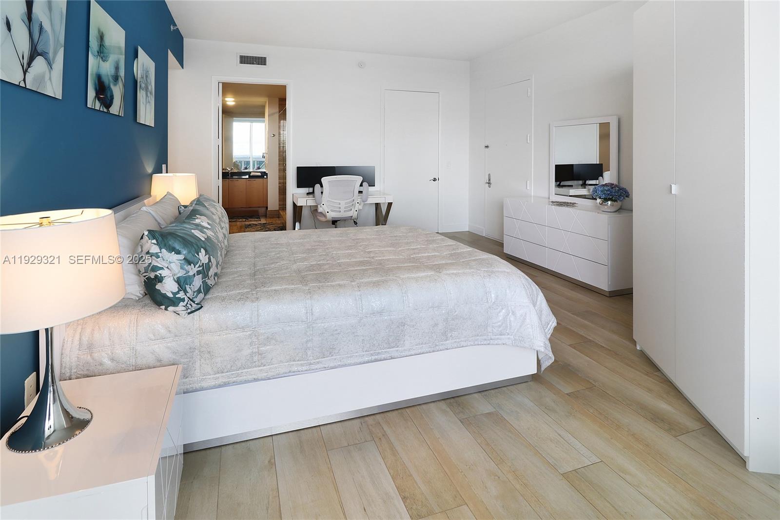 Ver detalles 3005 2 / 2 1435 sq. ft. $ 2025-12-11 0 foto