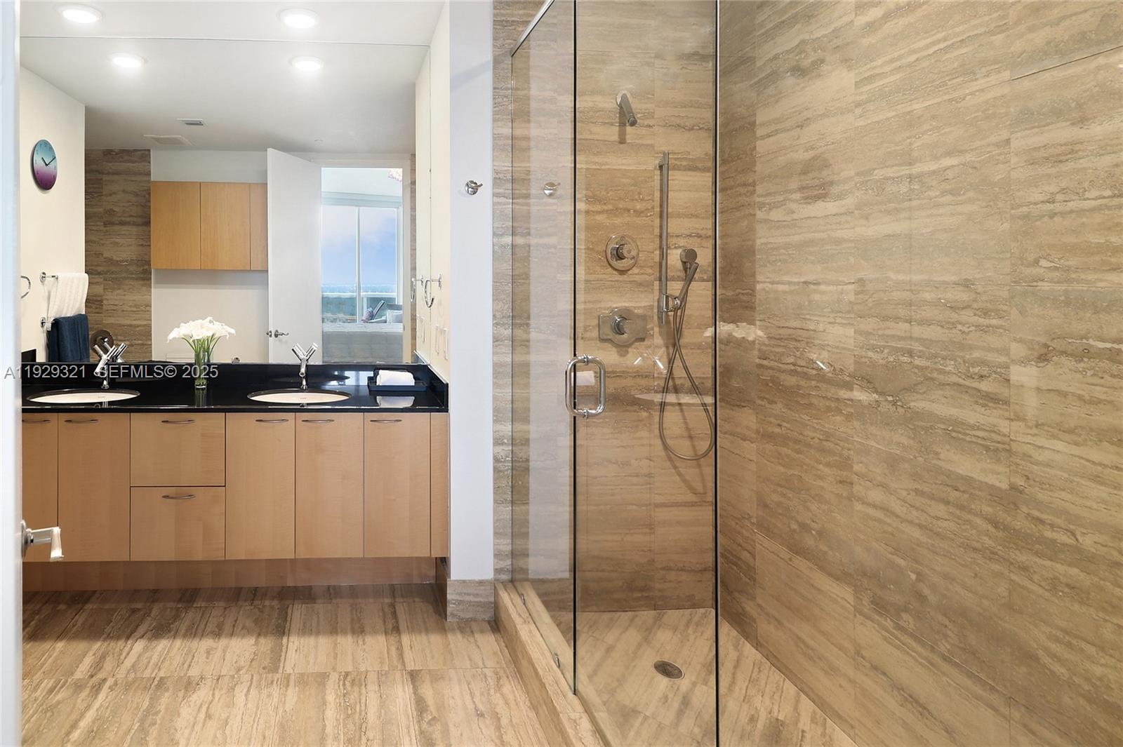 Ver detalles 3005 2 / 2 1435 sq. ft. $ 2025-12-11 0 foto