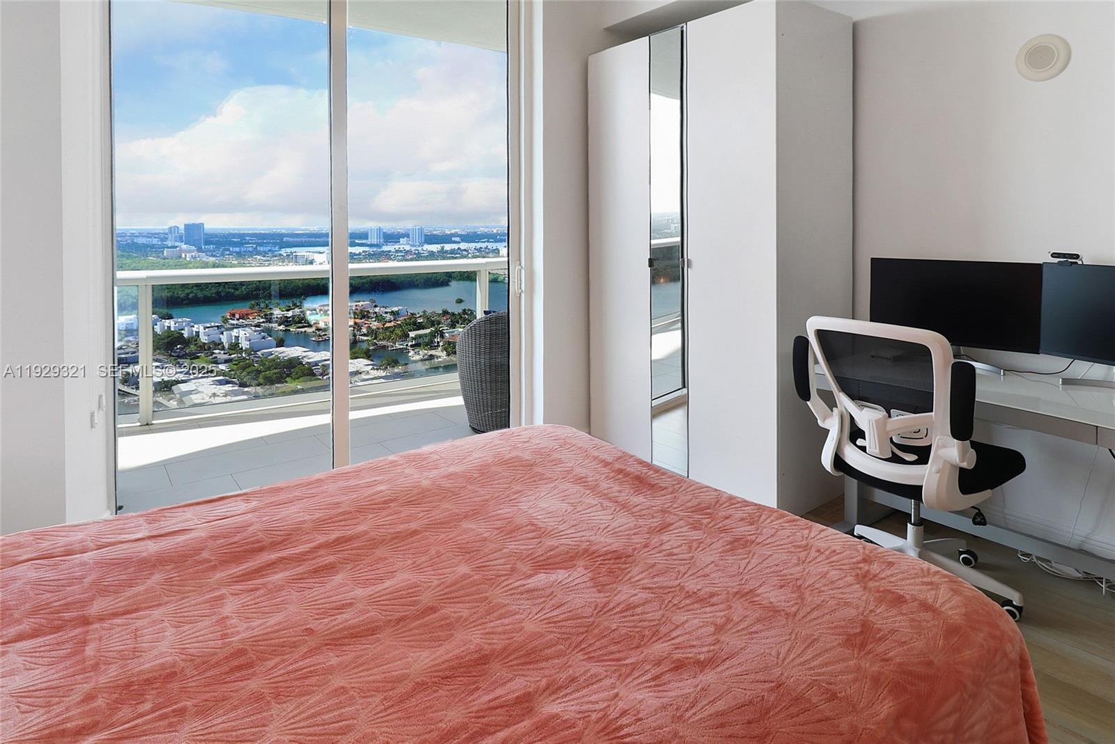 Ver detalles 3005 2 / 2 1435 sq. ft. $ 2025-12-11 0 foto