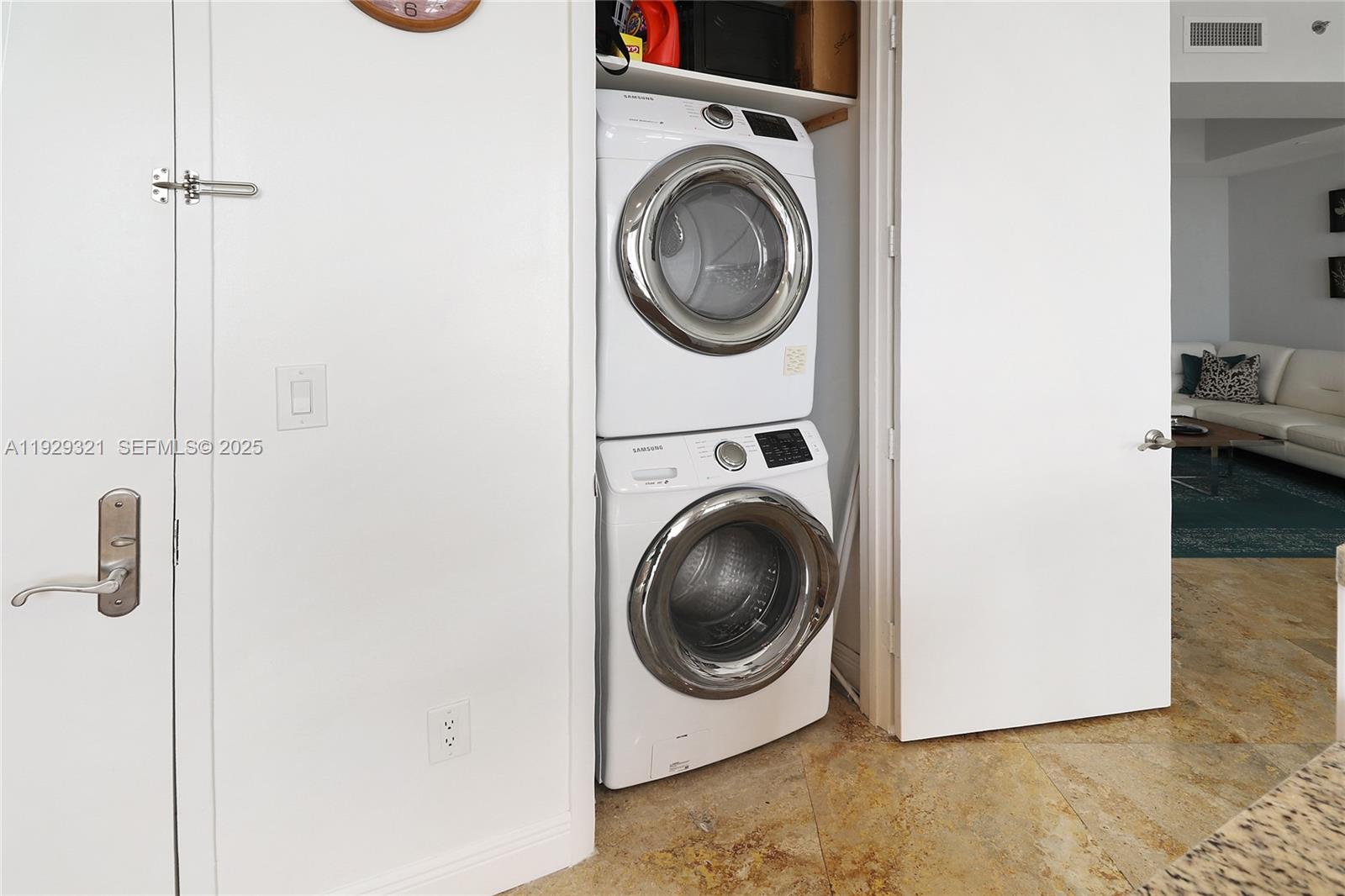 Ver detalles 3005 2 / 2 1435 sq. ft. $ 2025-12-11 0 foto