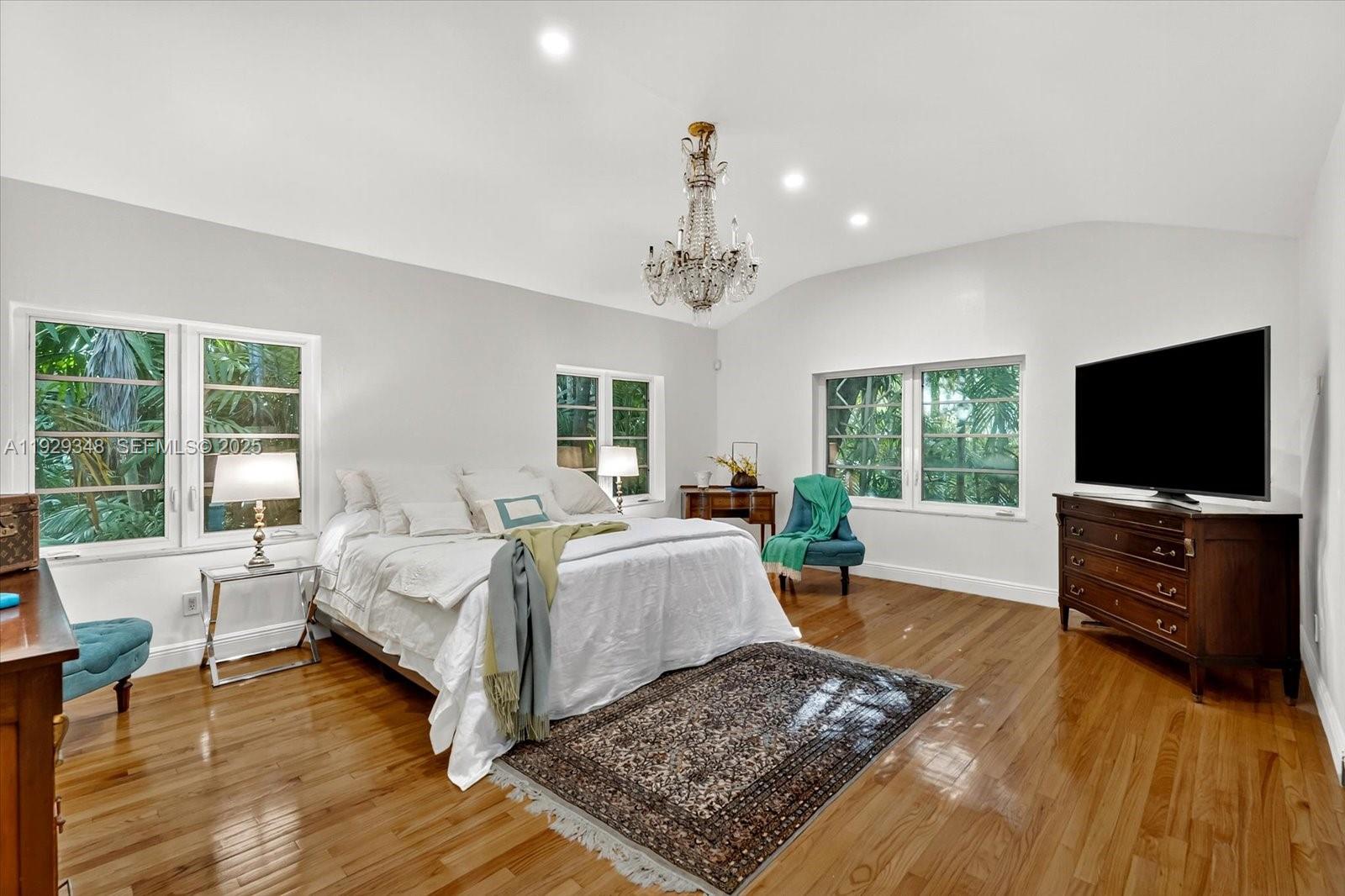 See details / sq. ft. $ 2025-12-11 0 Photo