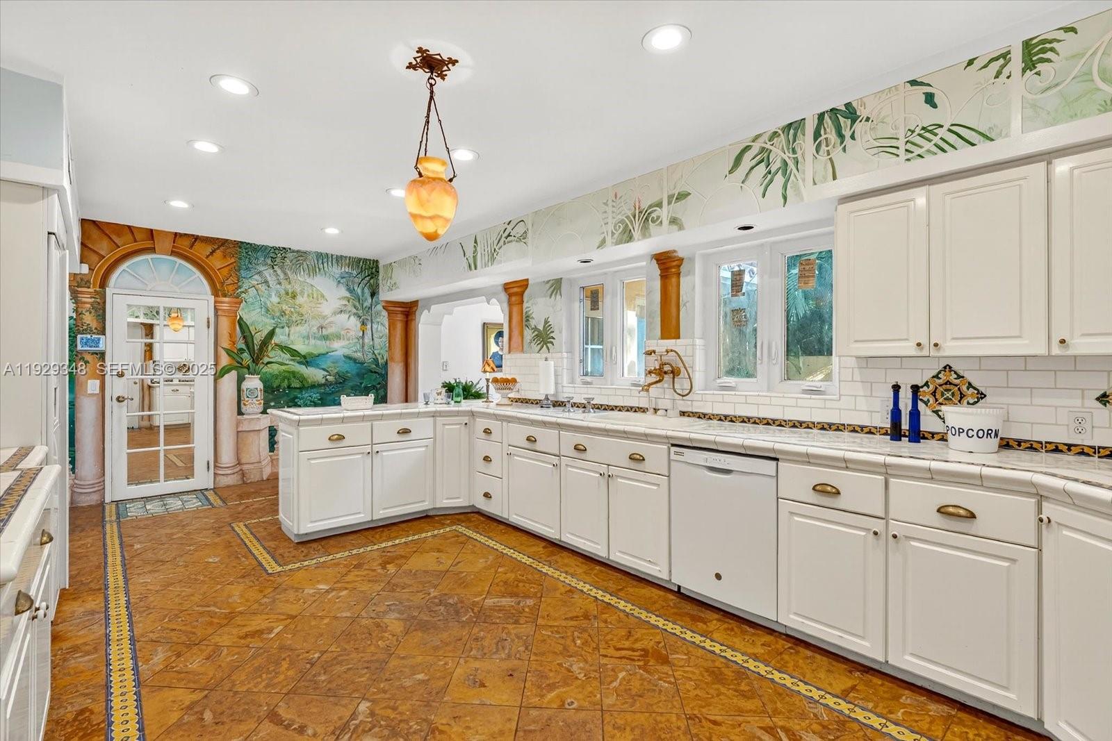 See details / sq. ft. $ 2025-12-11 0 Photo