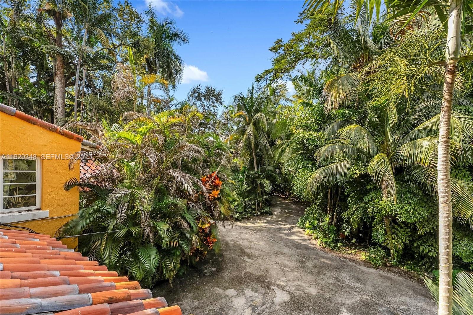 See details / sq. ft. $ 2025-12-11 0 Photo