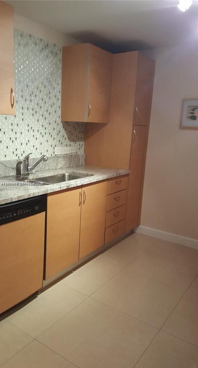 Photo of #827, Aventura, Florida, 33180 -