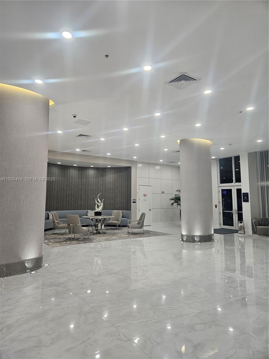 Photo of #827, Aventura, Florida, 33180 -