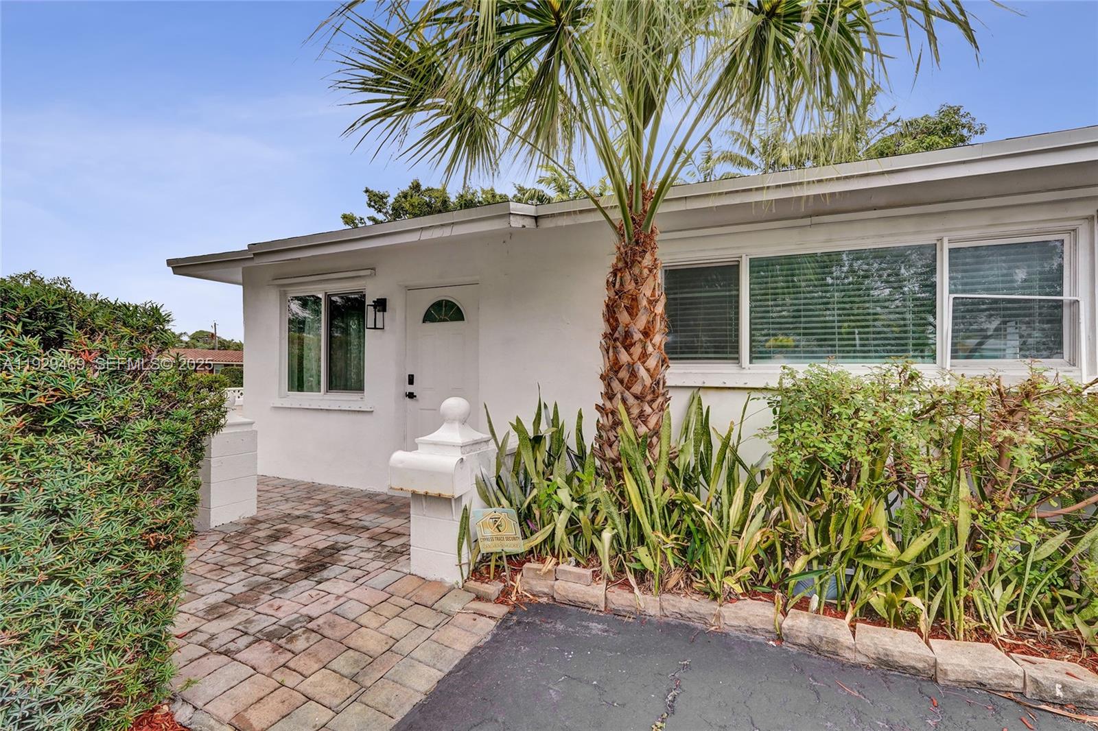 See details / 2557 sq. ft. $ 2025-12-11 0 Photo