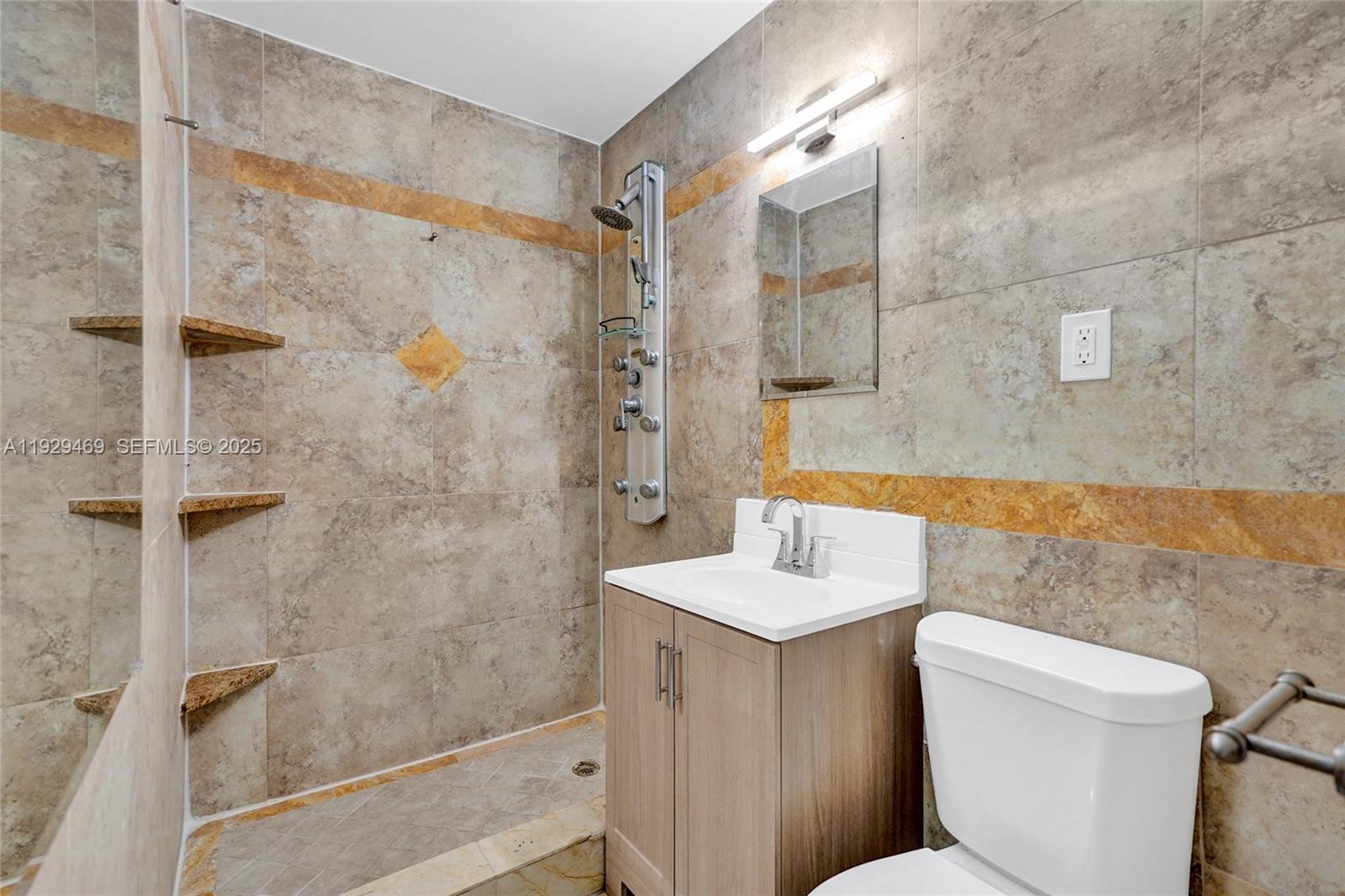 See details / 2557 sq. ft. $ 2025-12-11 0 Photo