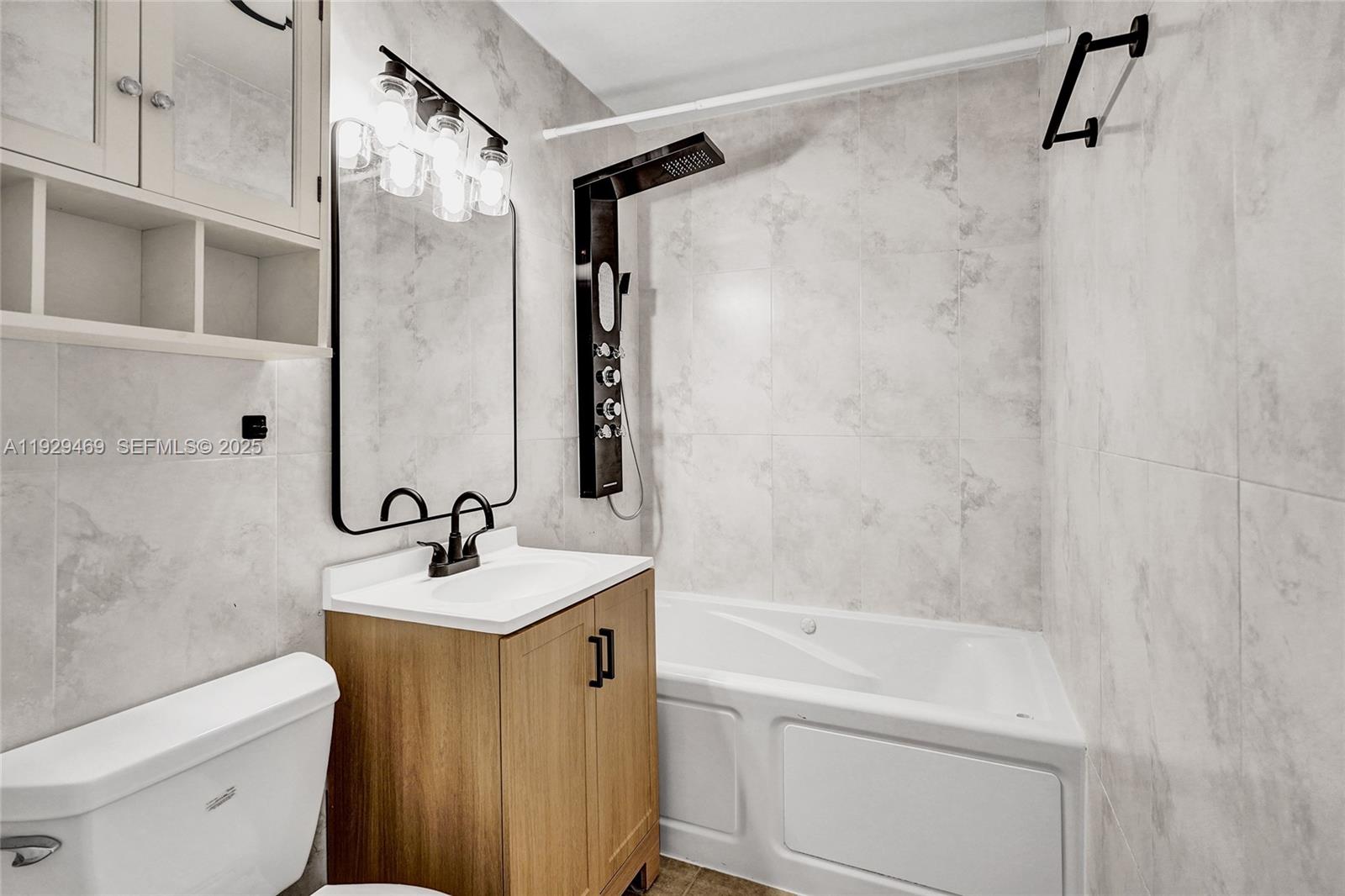 See details / 2557 sq. ft. $ 2025-12-11 0 Photo