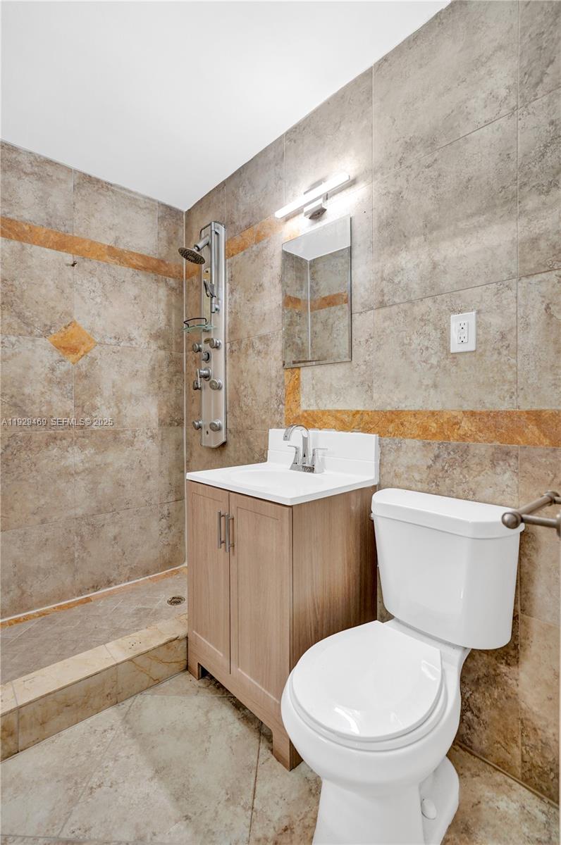 See details / 2557 sq. ft. $ 2025-12-11 0 Photo