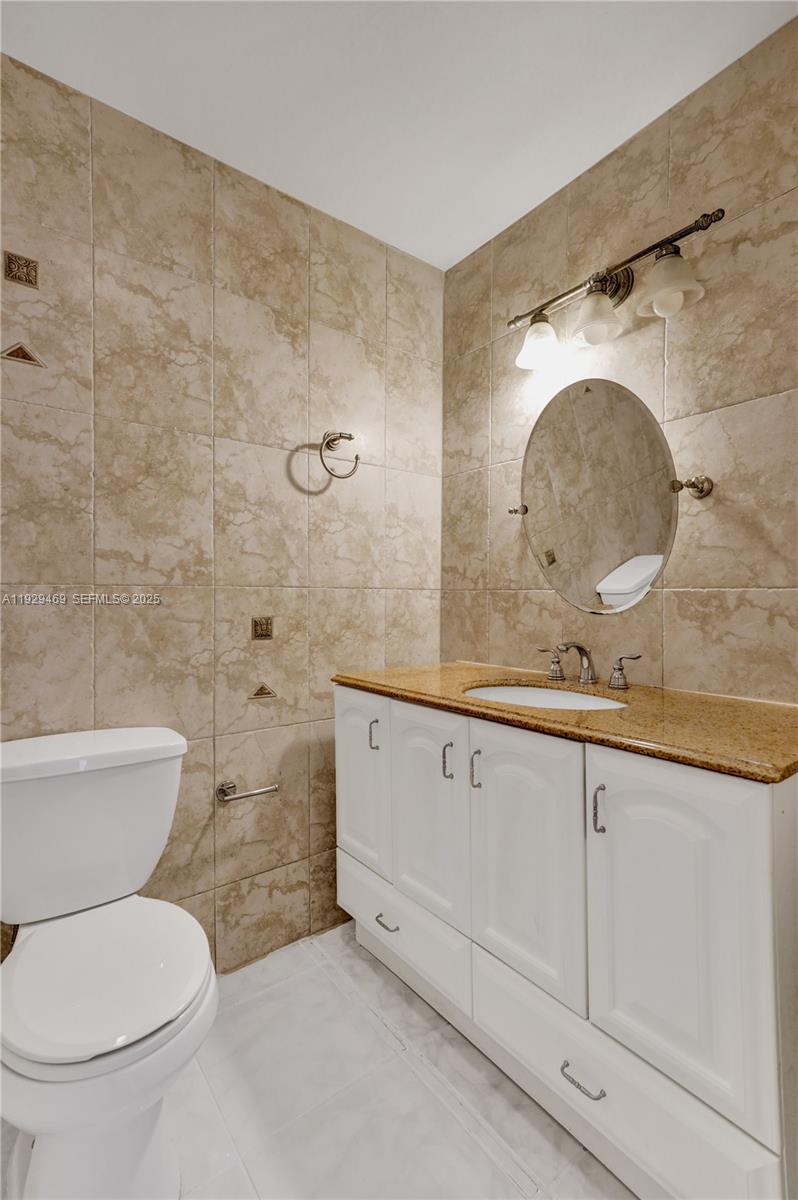 See details / 2557 sq. ft. $ 2025-12-11 0 Photo