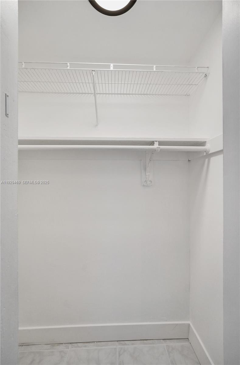 See details / 2557 sq. ft. $ 2025-12-11 0 Photo