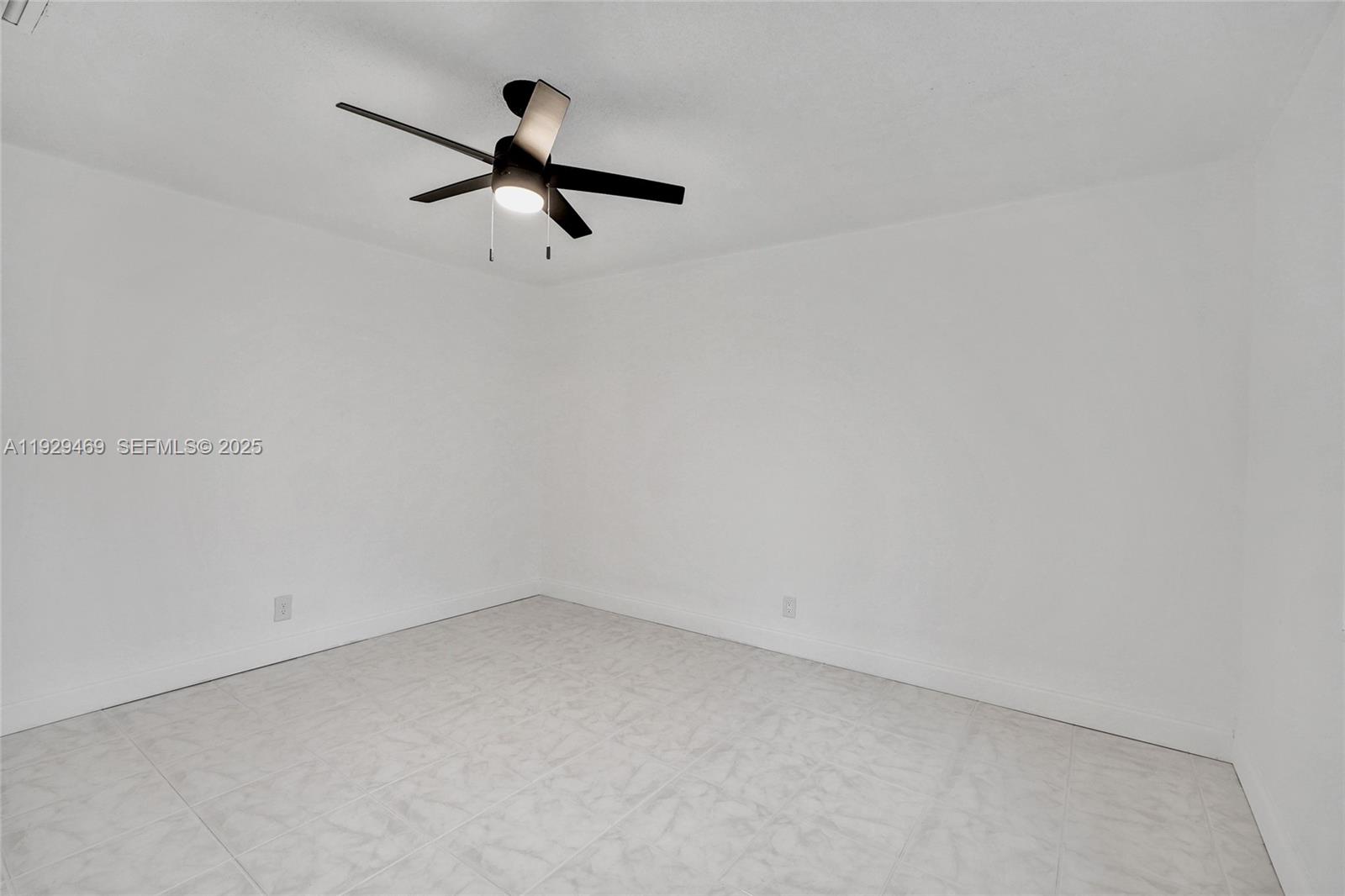 See details / 2557 sq. ft. $ 2025-12-11 0 Photo