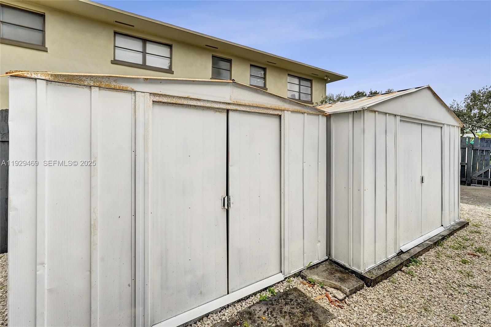 See details / 2557 sq. ft. $ 2025-12-11 0 Photo