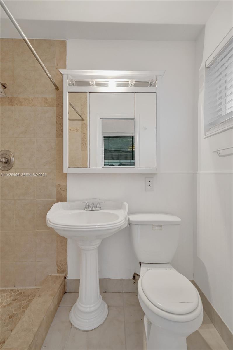 See details / 2557 sq. ft. $ 2025-12-11 0 Photo