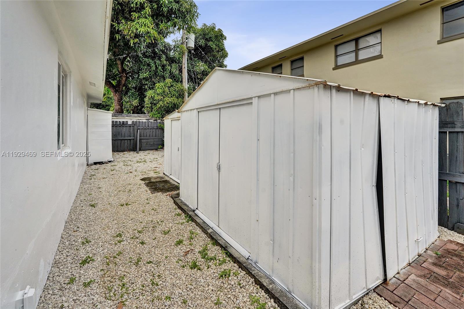 See details / 2557 sq. ft. $ 2025-12-11 0 Photo