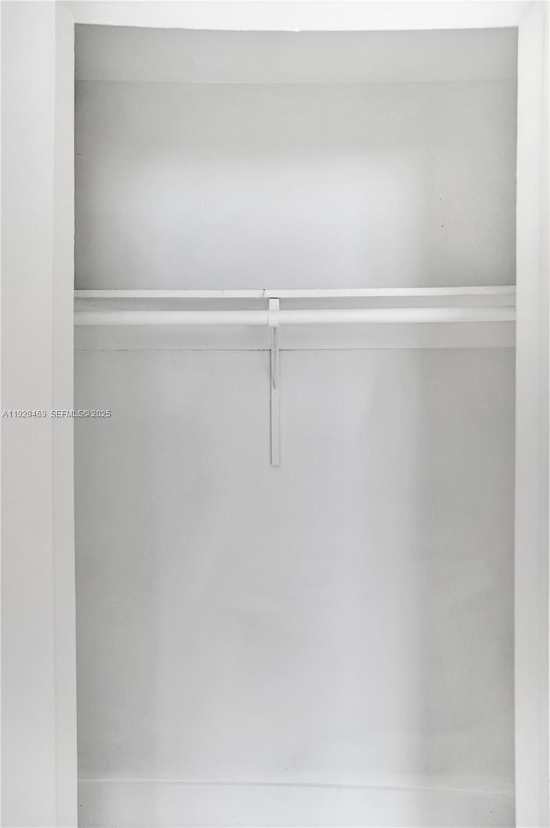 See details / 2557 sq. ft. $ 2025-12-11 0 Photo