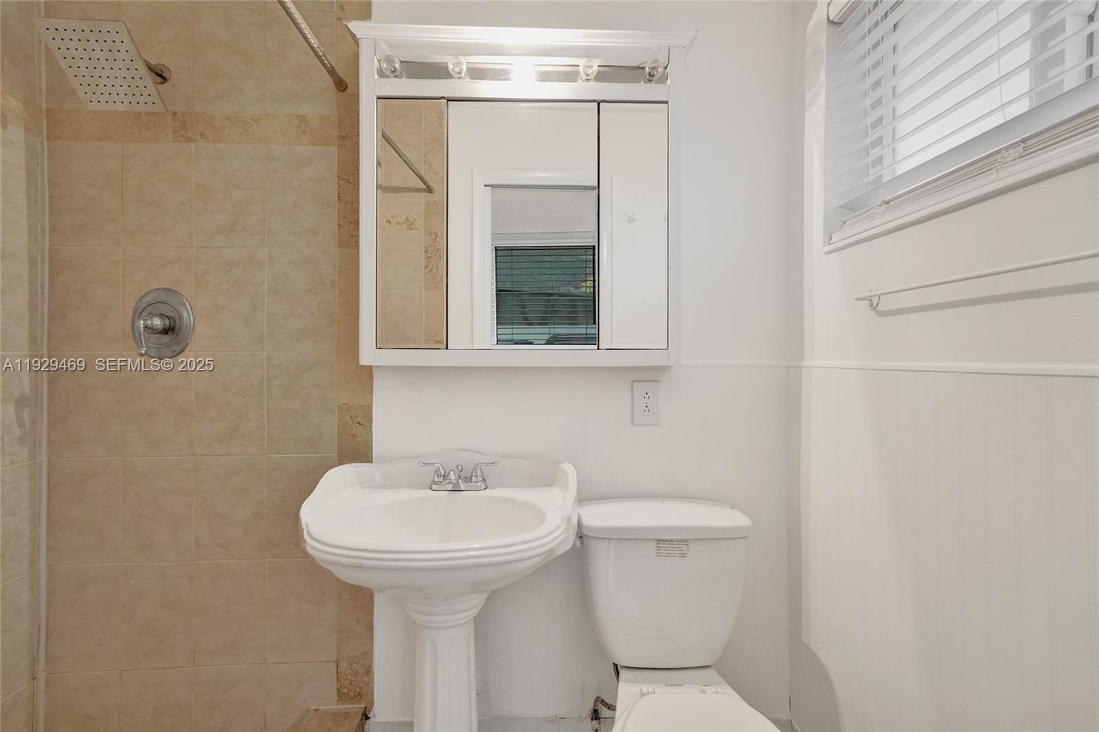 See details / 2557 sq. ft. $ 2025-12-11 0 Photo