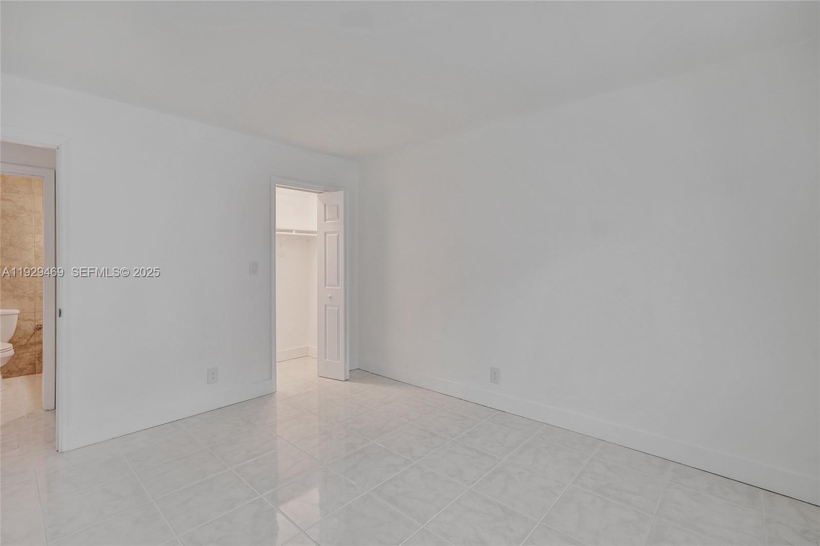 See details / 2557 sq. ft. $ 2025-12-11 0 Photo