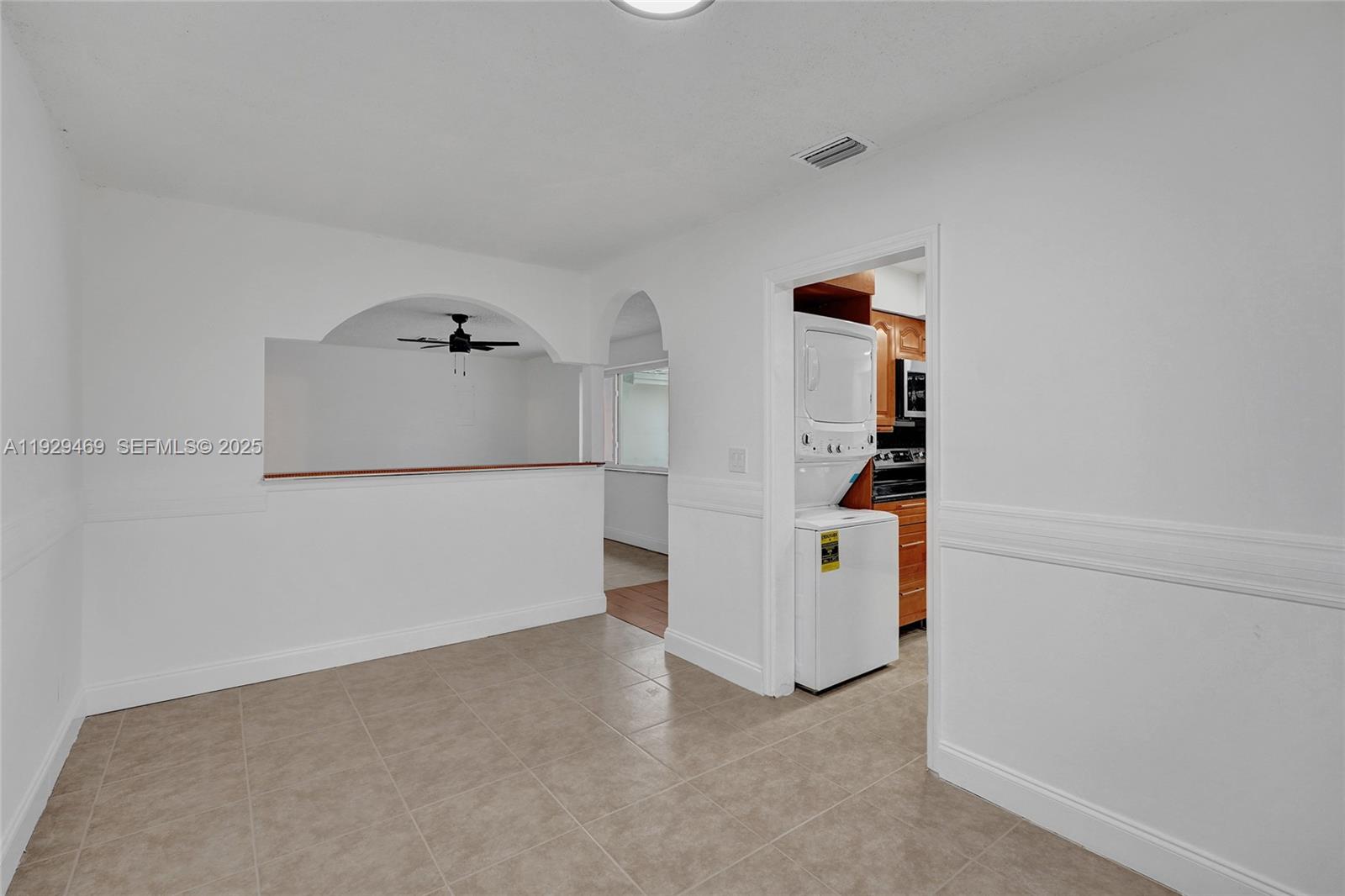 See details / 2557 sq. ft. $ 2025-12-11 0 Photo