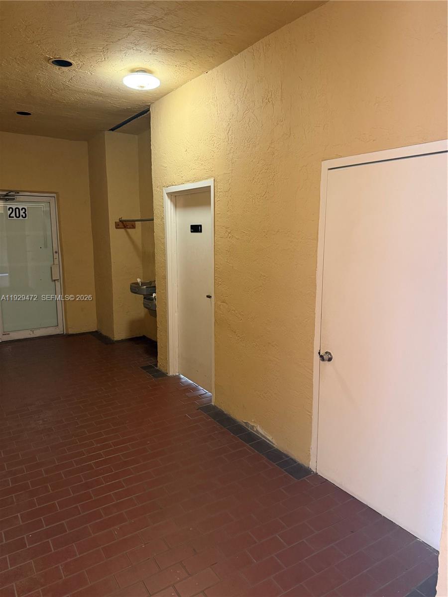 Unit 2  /   sq. ft. $ 2025-12-11 0 Photo