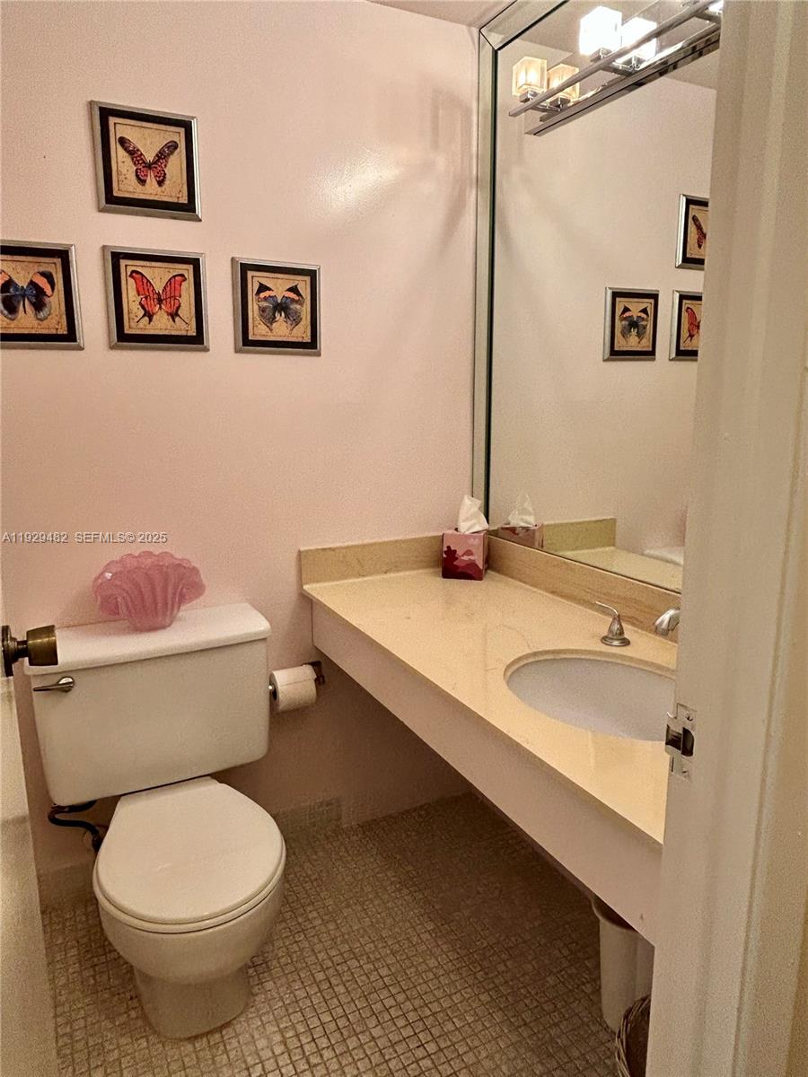 9L 1 / 2 870 sq. ft. $ 2025-12-11 0 Photo