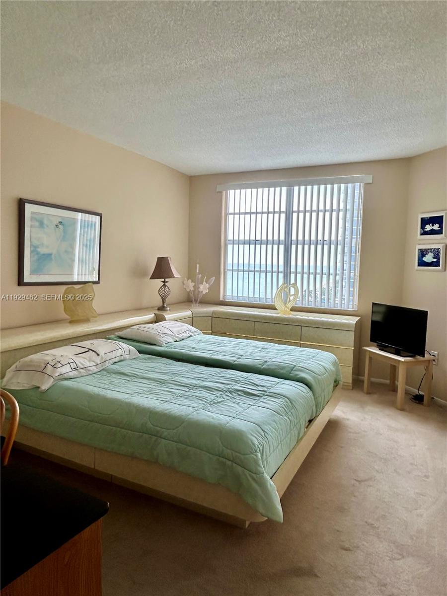 9L 1 / 2 870 sq. ft. $ 2025-12-11 0 Photo