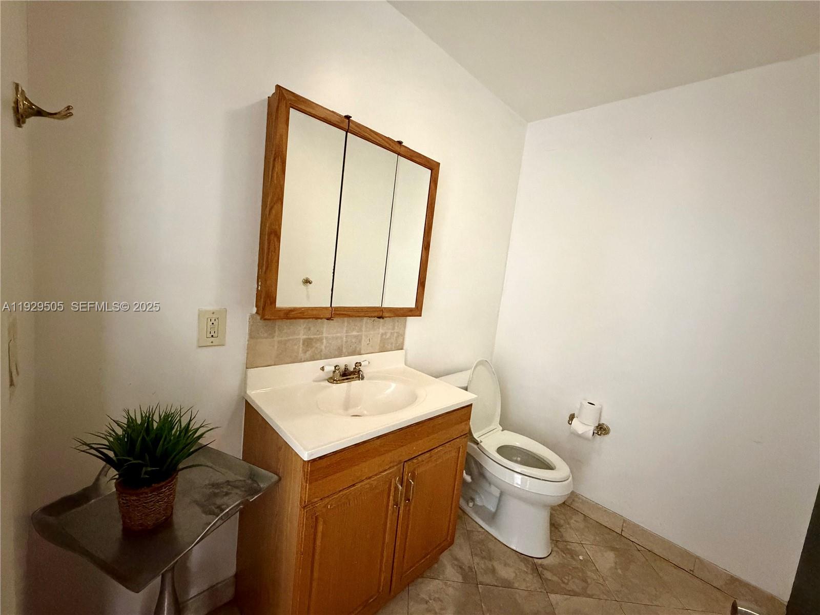 Ver detalles 8001 / sq. ft. $ 2025-12-11 0 foto