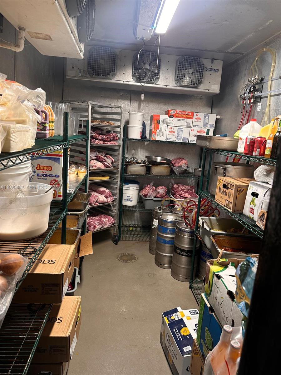   /   sq. ft. $ 2025-12-12 0 foto