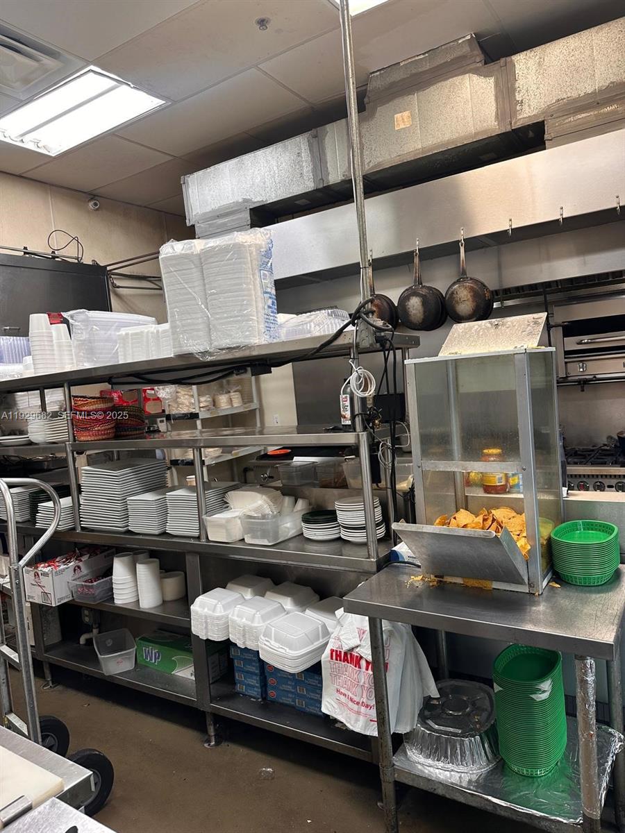   /   sq. ft. $ 2025-12-12 0 foto