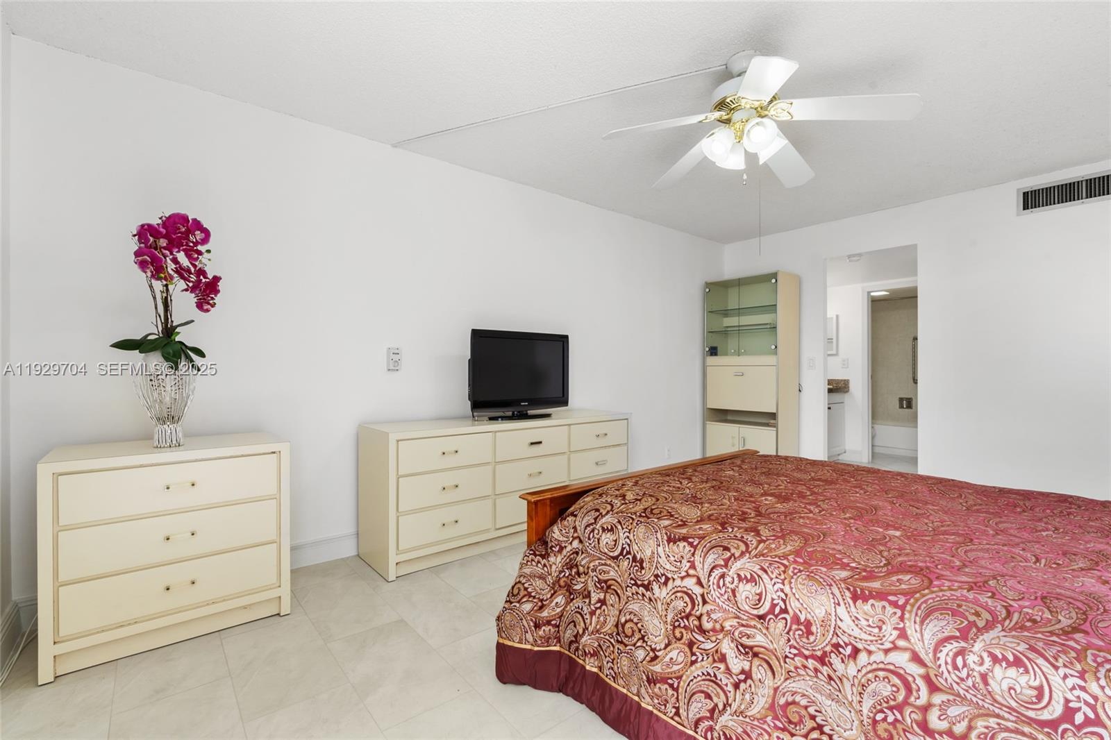 Photo of 3401 Country Club Dr  #819, Aventura, Florida, 33180 - 