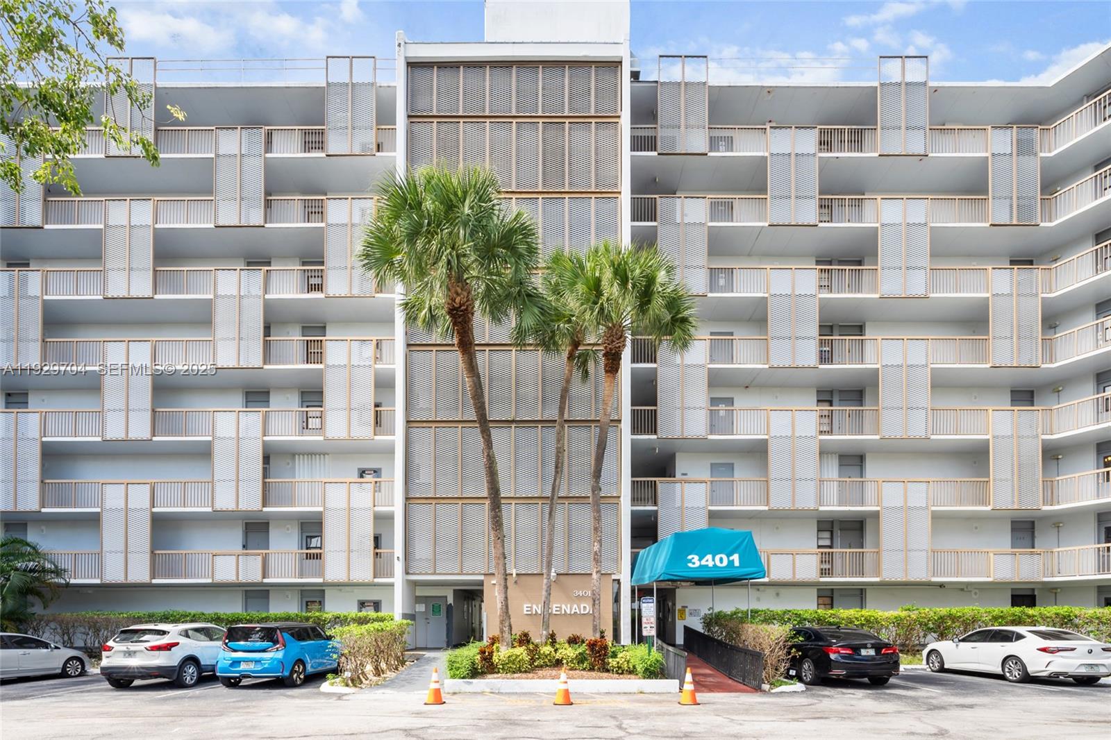 Photo of 3401 Country Club Dr  #819, Aventura, Florida, 33180 - 