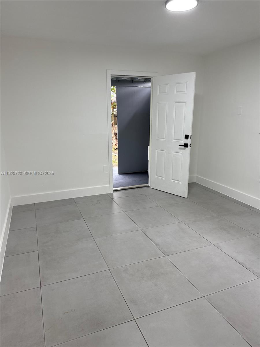 Подробнее / 1850 кв.футов $ 2025-12-12 0 Фото