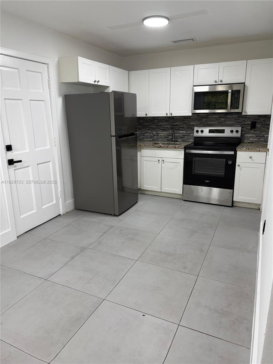 Подробнее / 1850 кв.футов $ 2025-12-12 0 Фото