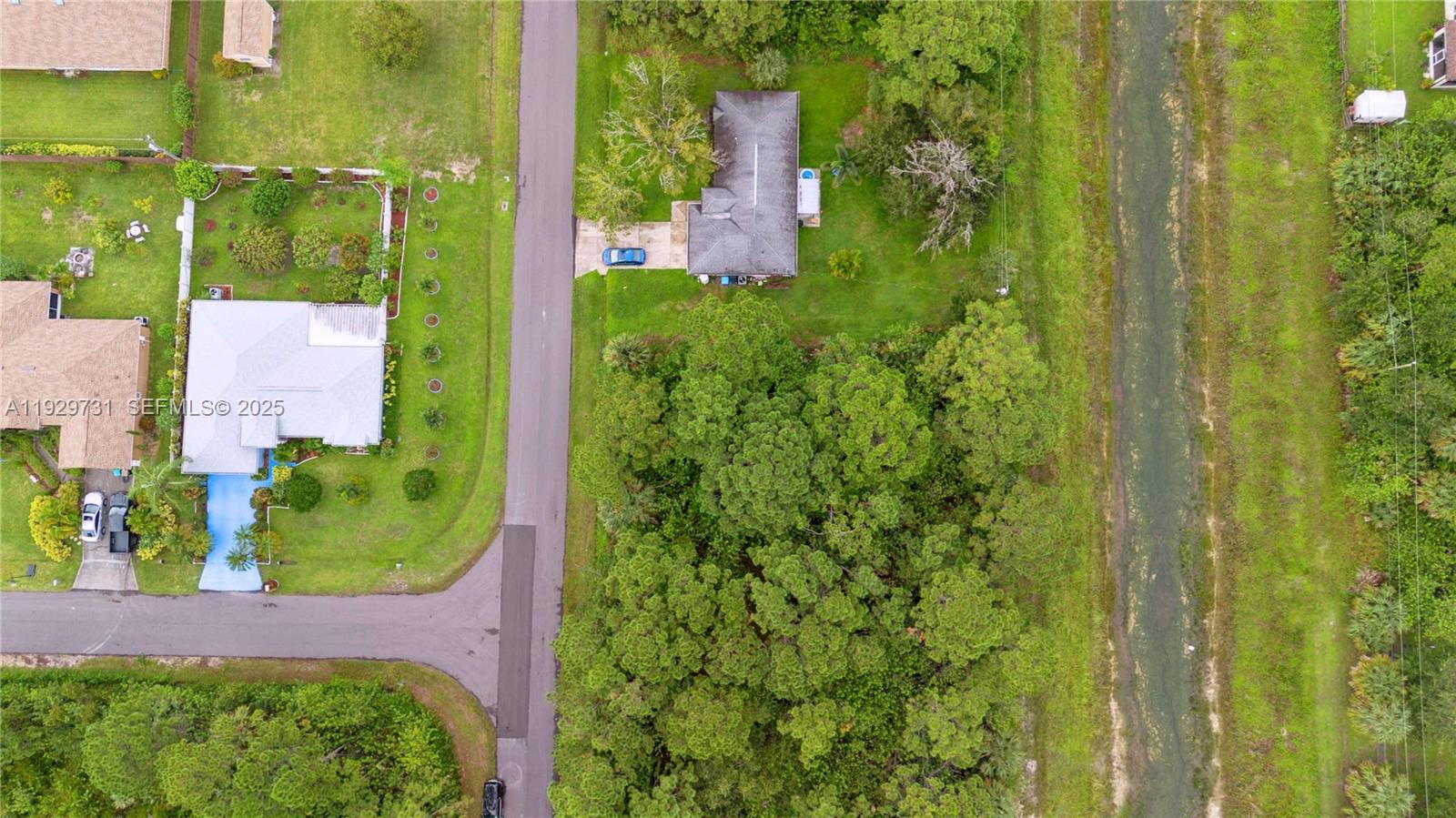 See details / sq. ft. $ 2025-12-12 0 Photo