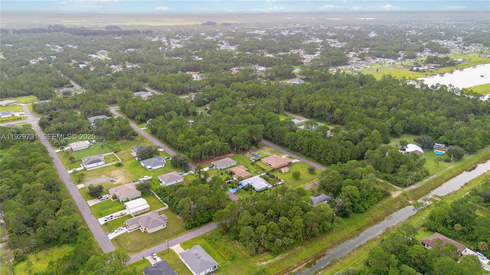 See details / sq. ft. $ 2025-12-12 0 Photo