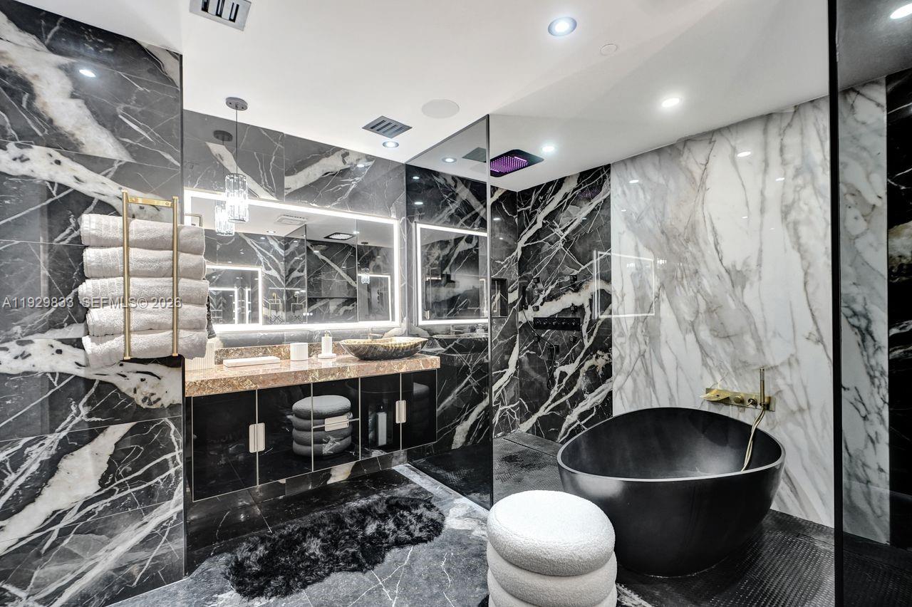 Photo of 3300 188th St #210, Aventura, Florida, 33180 - Master Bath