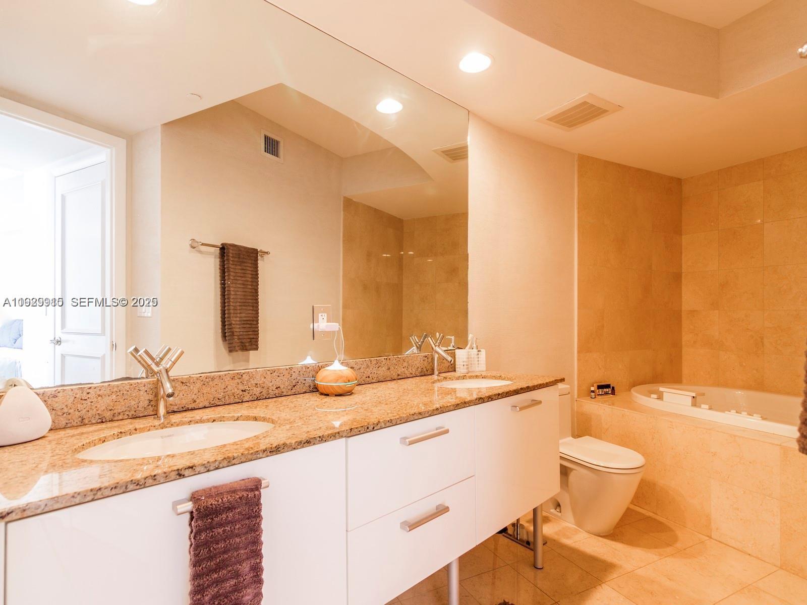 Photo of 17201 Collins Ave #2209, Sunny Isles Beach, Florida, 33160 - Primary Bathroom