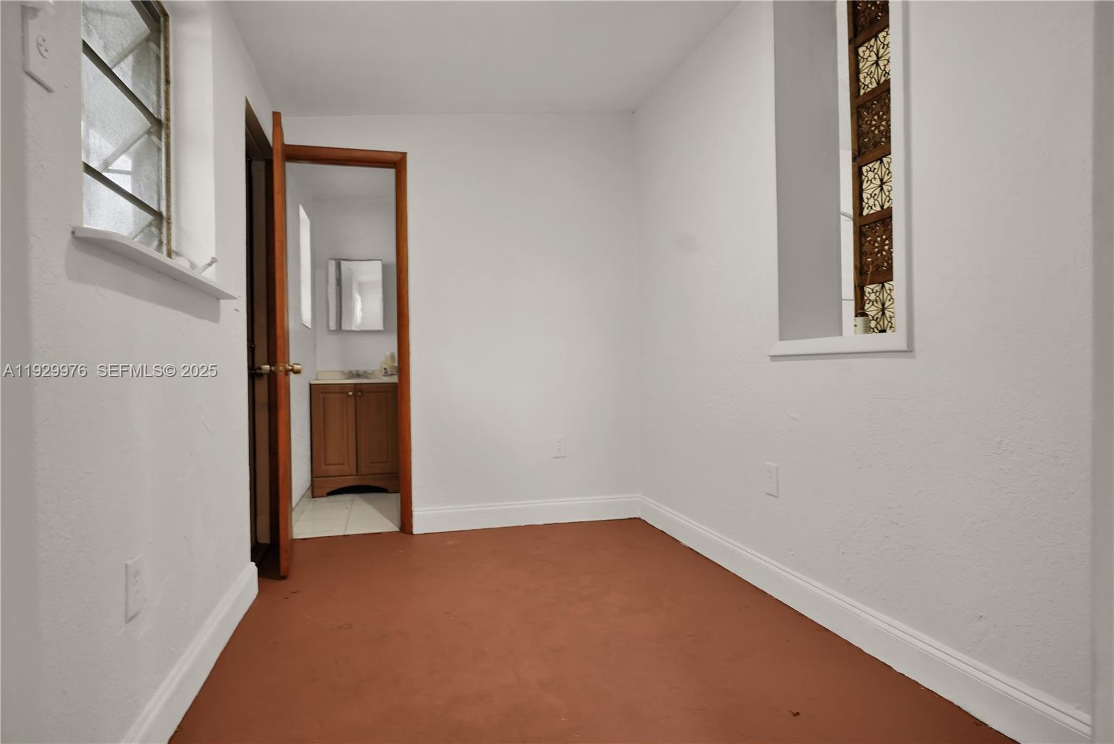 See details / sq. ft. $ 2025-12-12 0 Photo