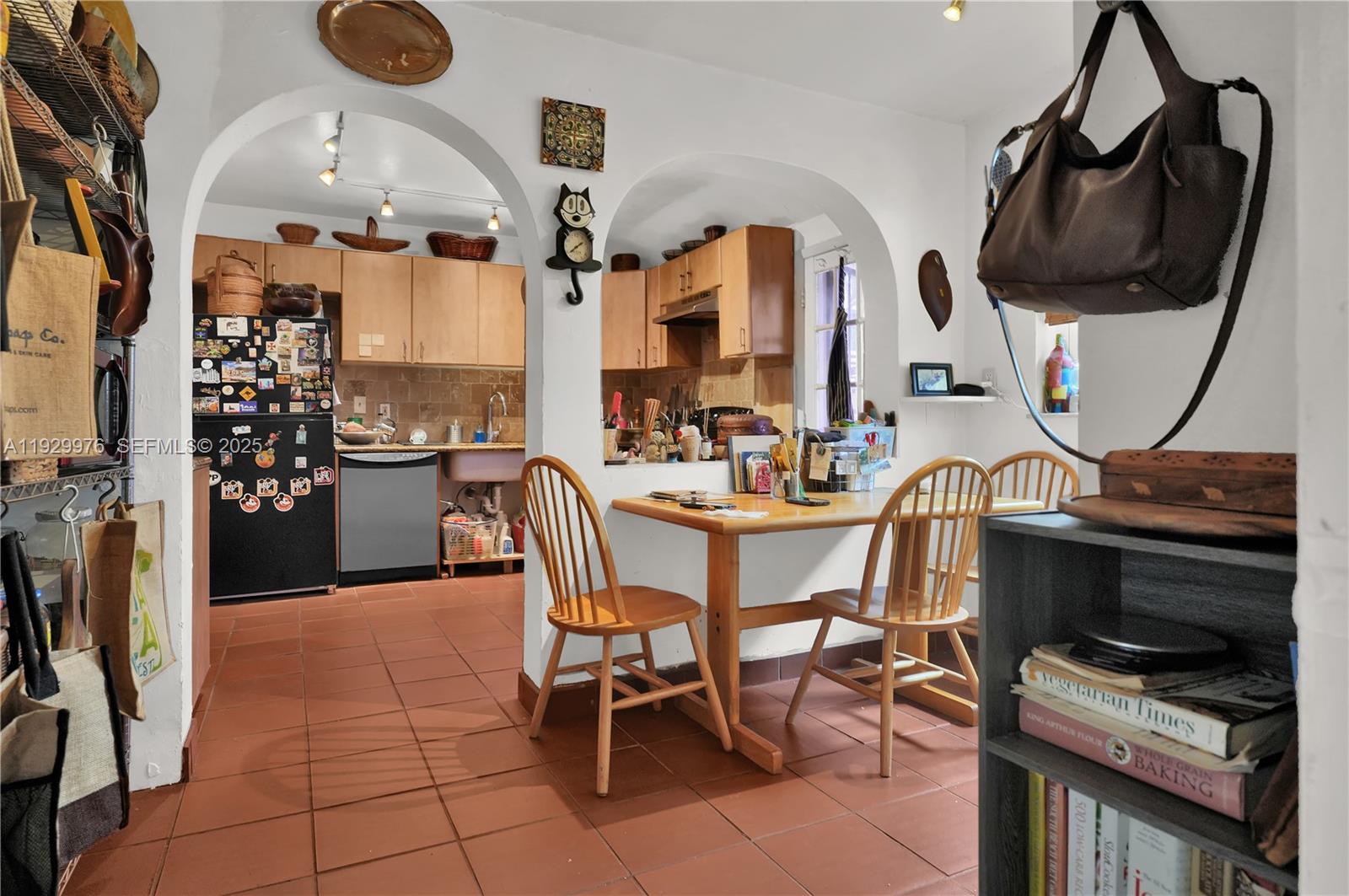 See details / sq. ft. $ 2025-12-12 0 Photo