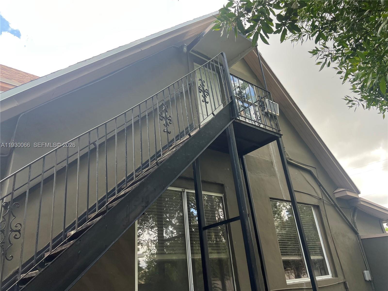 See details / 3051 sq. ft. $ 2025-12-12 0 Photo