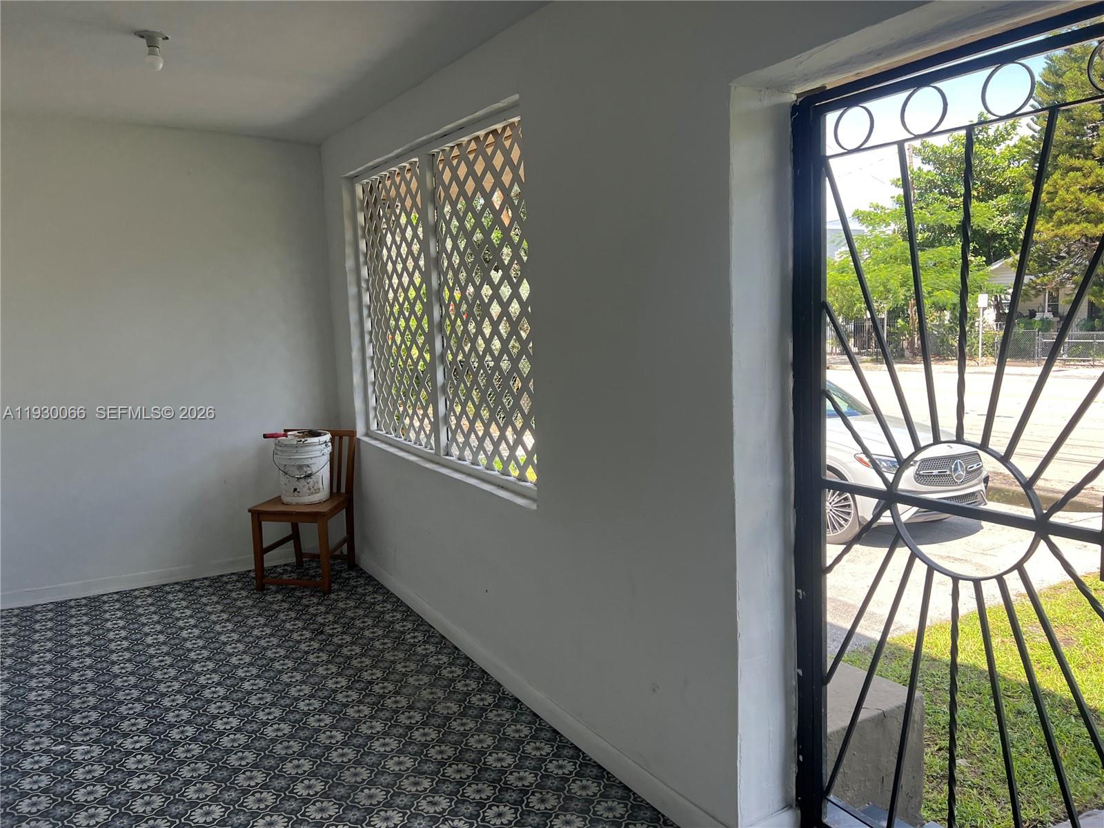 See details / 3051 sq. ft. $ 2025-12-12 0 Photo