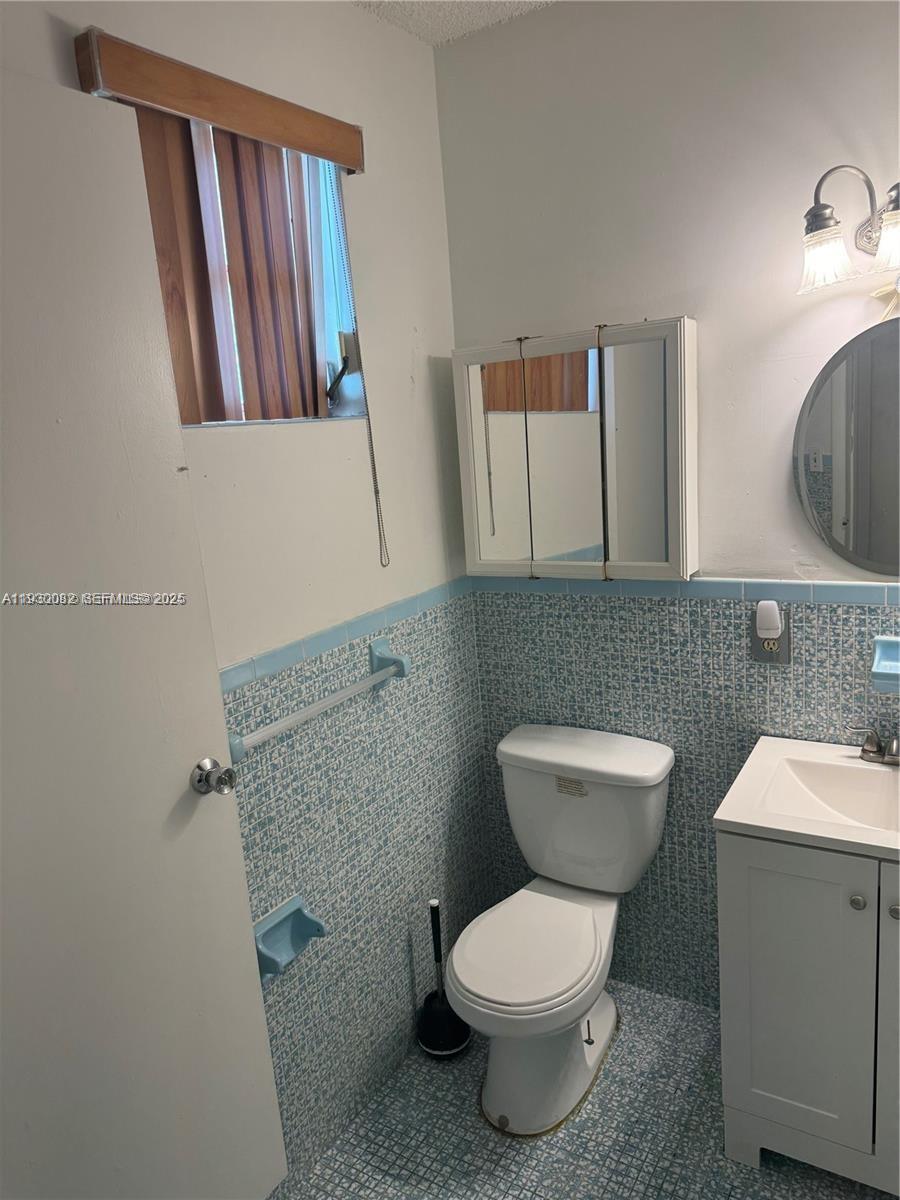 See details / 2346 sq. ft. $ 2025-12-12 0 Photo
